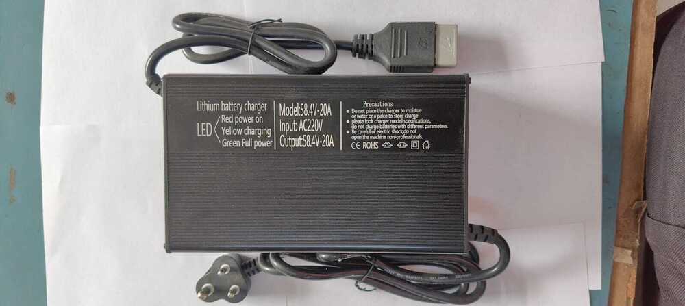 EV स्कूटर 48V-20A लिथियम चार्जर