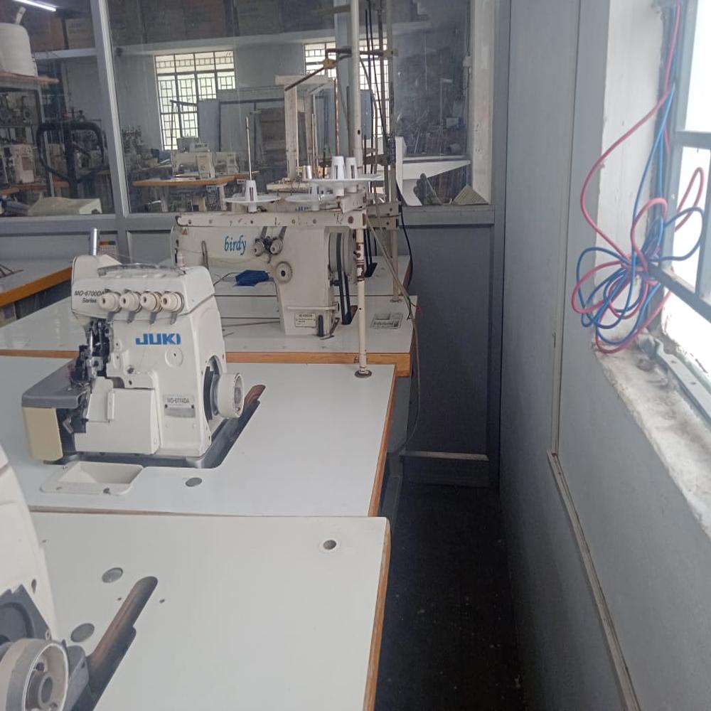 JUKI MO 6700 DA OVERLOCK SEWING MACHINE