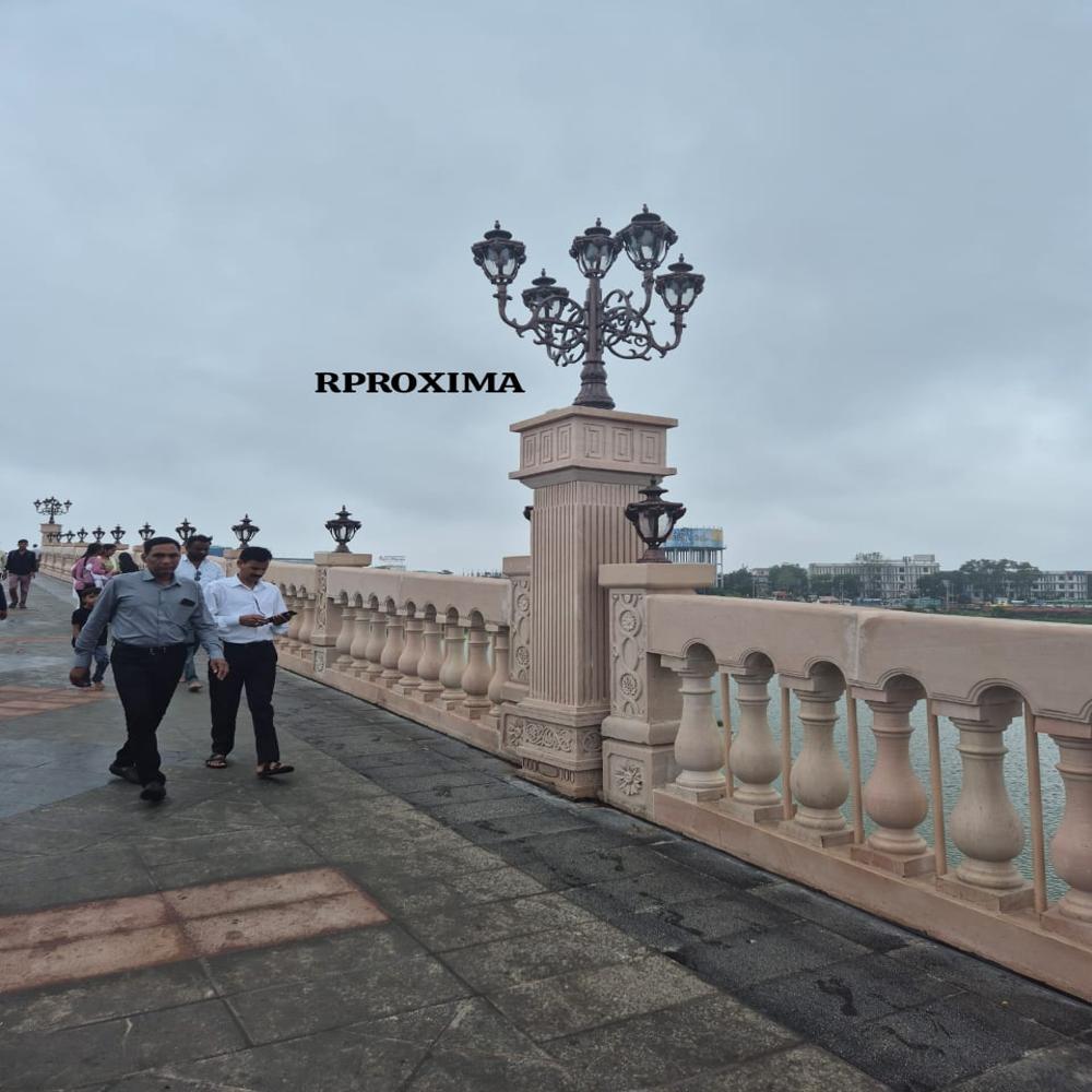 5 light post top 
