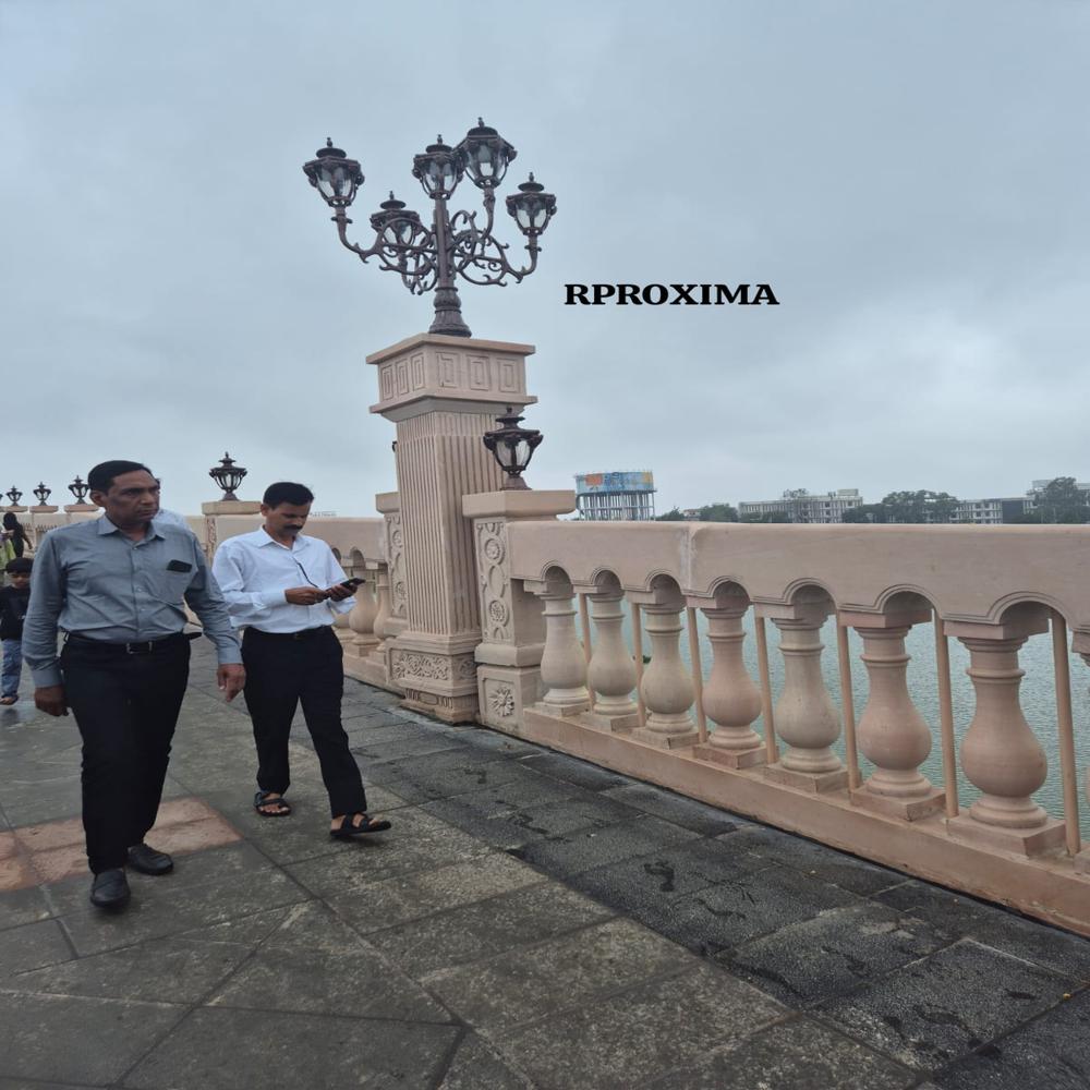 5 light post top 