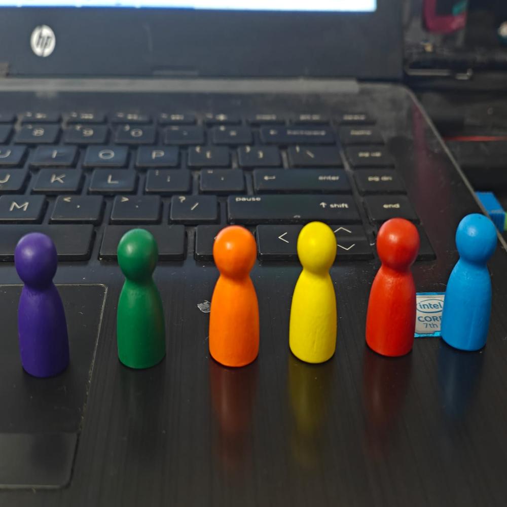 Wooden Ludo Pawns - Capacity: Set Of 16 Pieces (4 Colors X 4 Each)