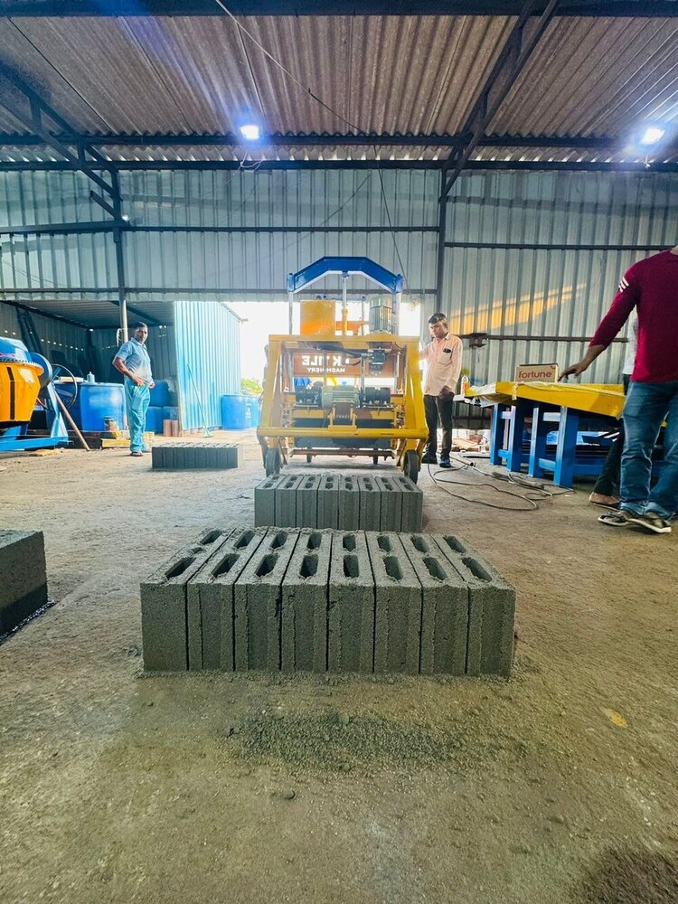 Hollow Block Making Machine - Voltage: 440 Volt (V)