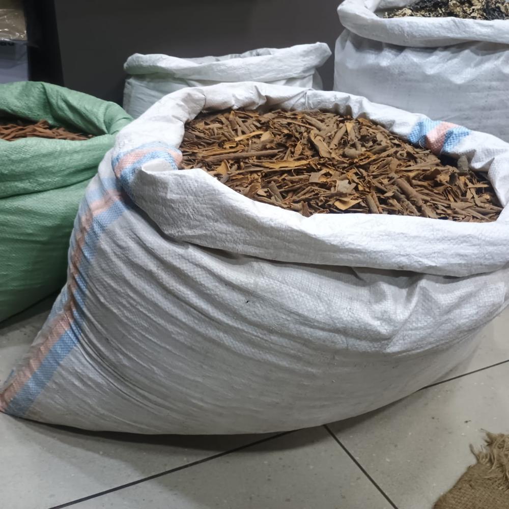 Premium Export-Quality Cassia Cinnamon Broken (Dalchini) - Bulk Pack