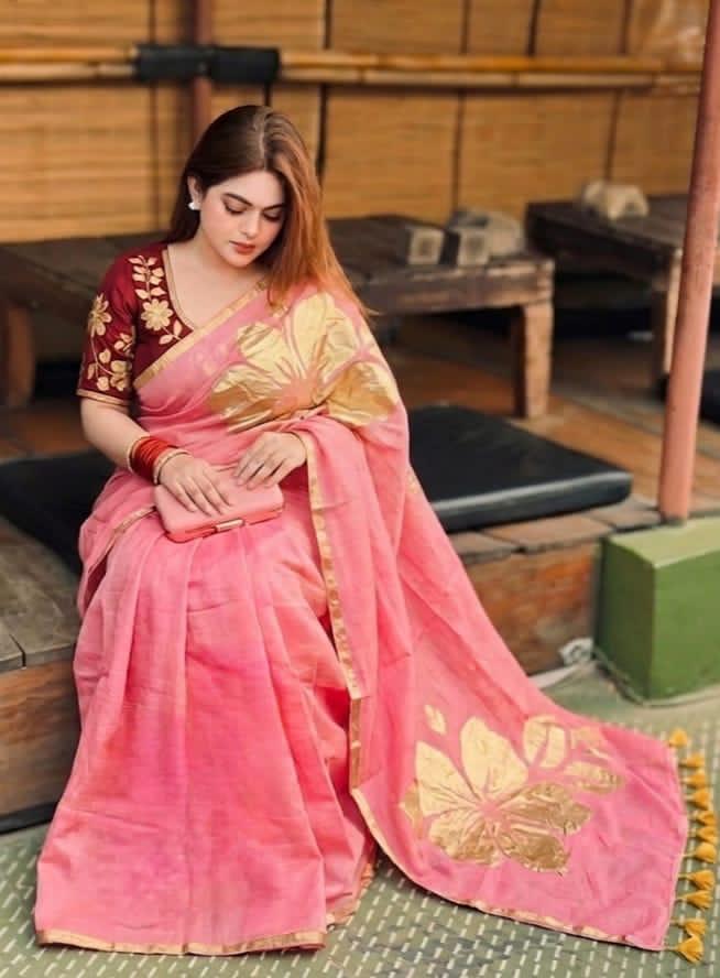 Mall Cotton Saree Golden Hand Print - Gender: Female