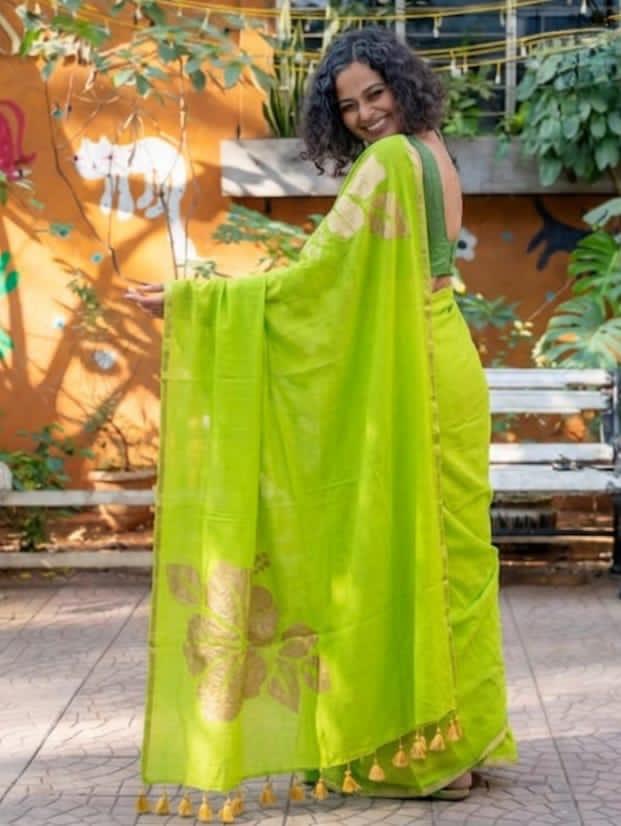 Mall cotton saree Golden hand print
