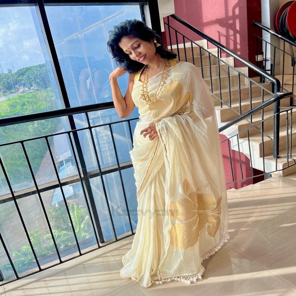 Mall cotton saree Golden hand print