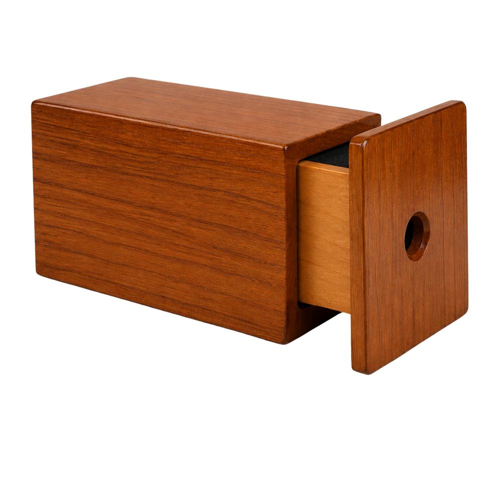 Pinhole Camera - Color: Brown