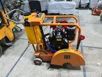 Concrete cutting machine