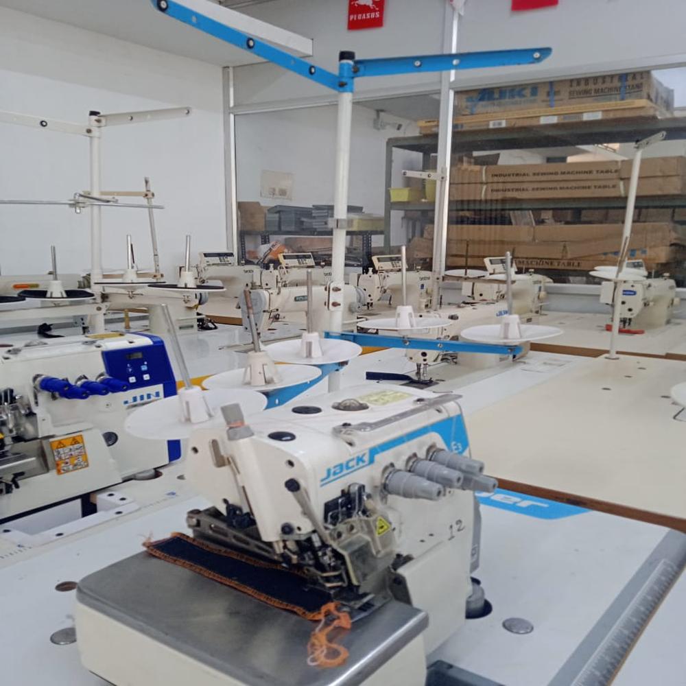JACK E3 OVERLOCK MACHINE