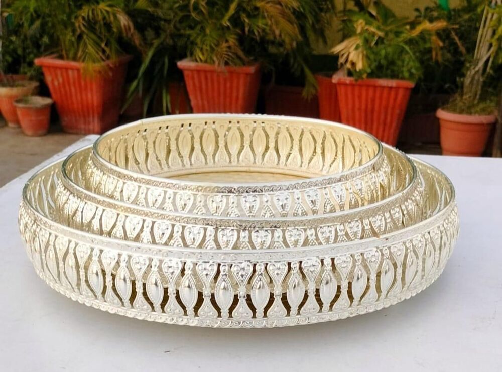 Iron Silver Dry Fruits Tray - Handle Material: Metal (Silver-Plated)