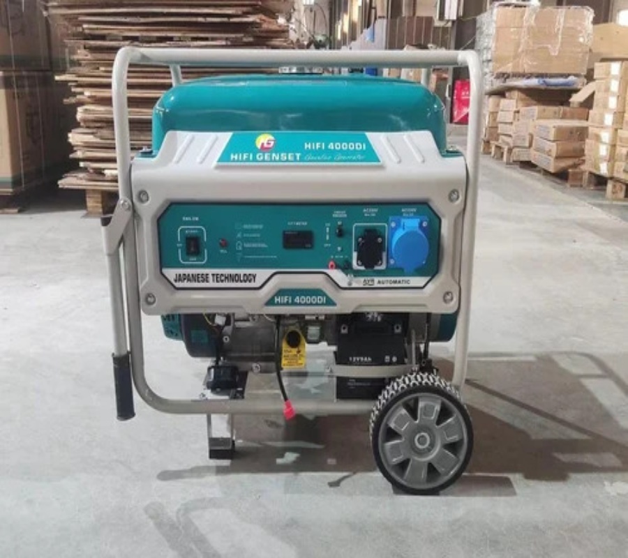 10 Kva Petrol Generator - Color: Red/Black