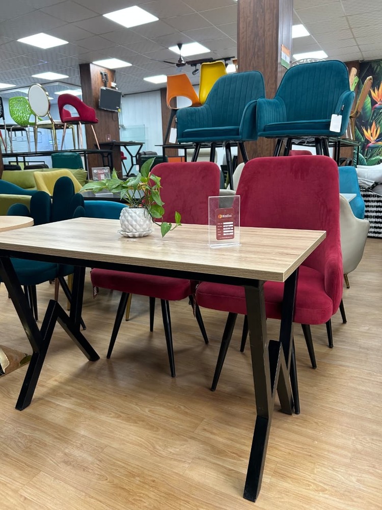 Restaurant table