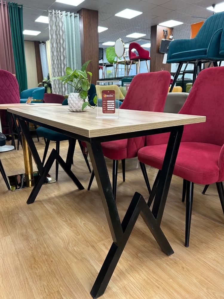 Restaurant table
