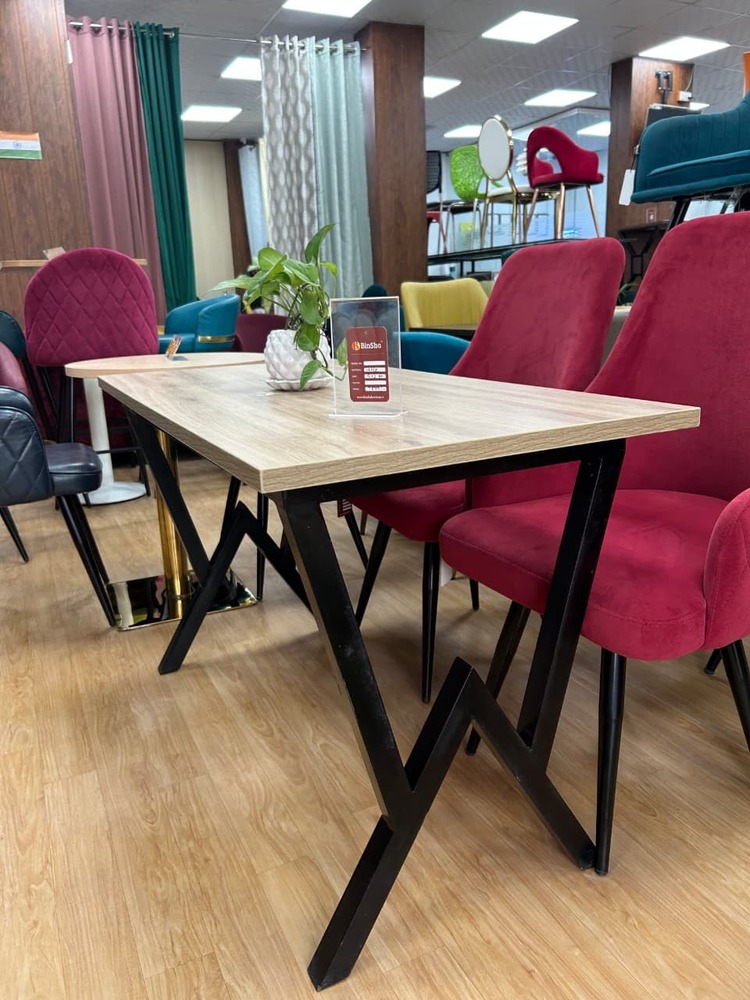 Restaurant table