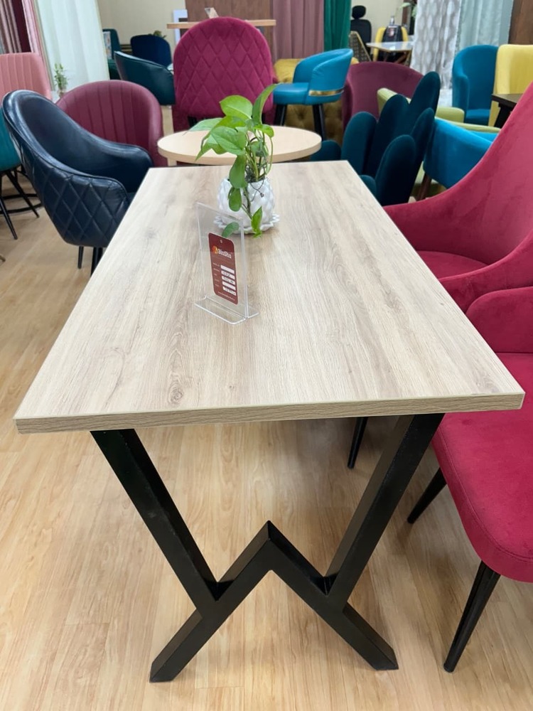 Restaurant table