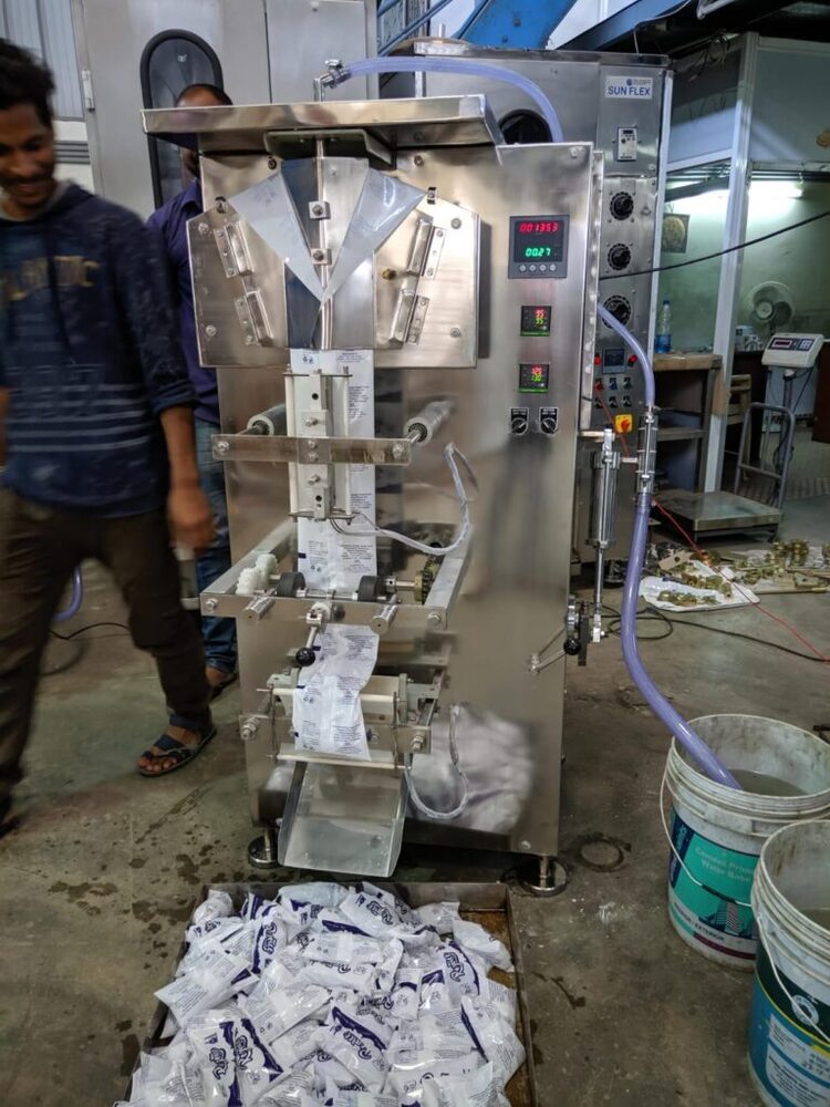 ECONOMIC SINGLE HEAD MILK SYRINGE FILLING(MODEL SUNFLEX -LS500 OPEN BODY SELF PUMP)