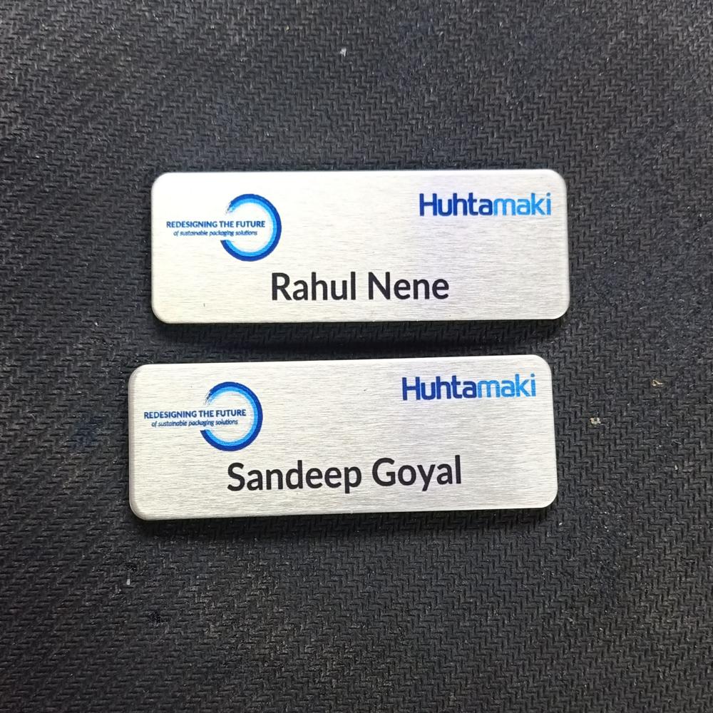 Executive Metal Name Badges - Feature: Magnetic