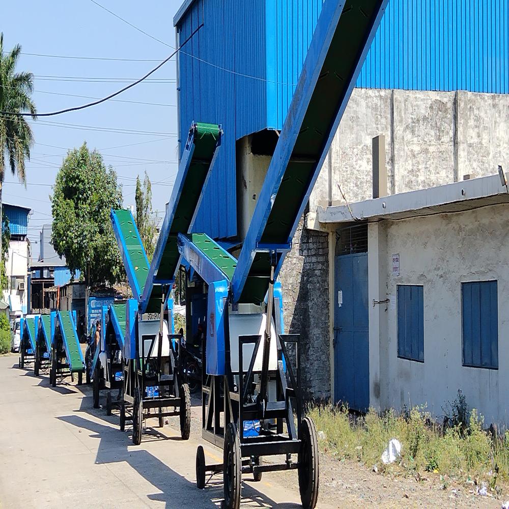 Bag Loading Conveyor - Stainless Steel, Flat Belt Structure | Fire Resistant, Live Powered Roller Conveyor, Industrial Use, 1-year Warranty