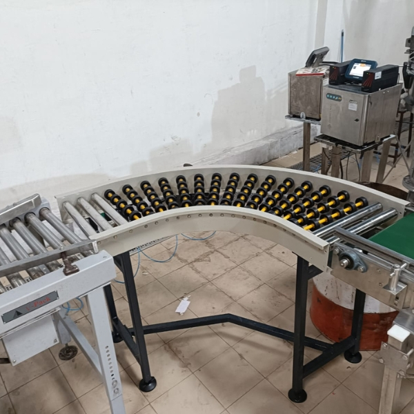90 Degree Skate Wheel Roller Conveyors