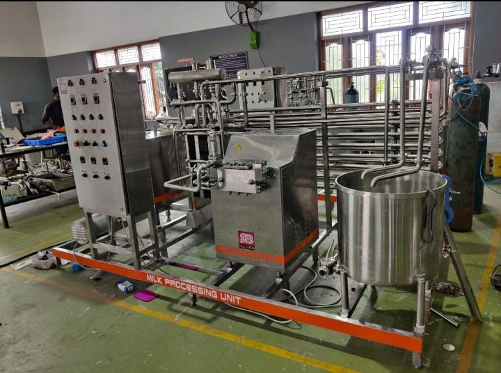 Milk processing unit