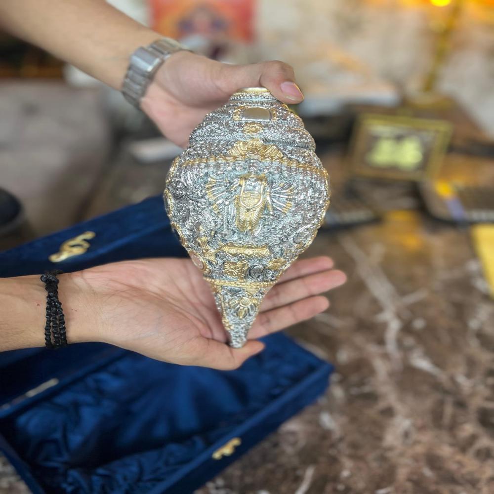 UNIQUE SILVER   SHANKH WITH VELVET BOX big size