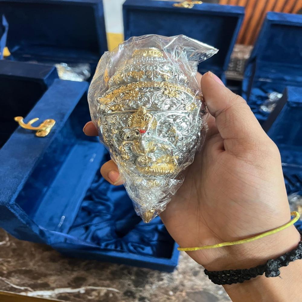 UNIQUE SILVER SHANKH WITH VELVET BOX SMALL SIZE