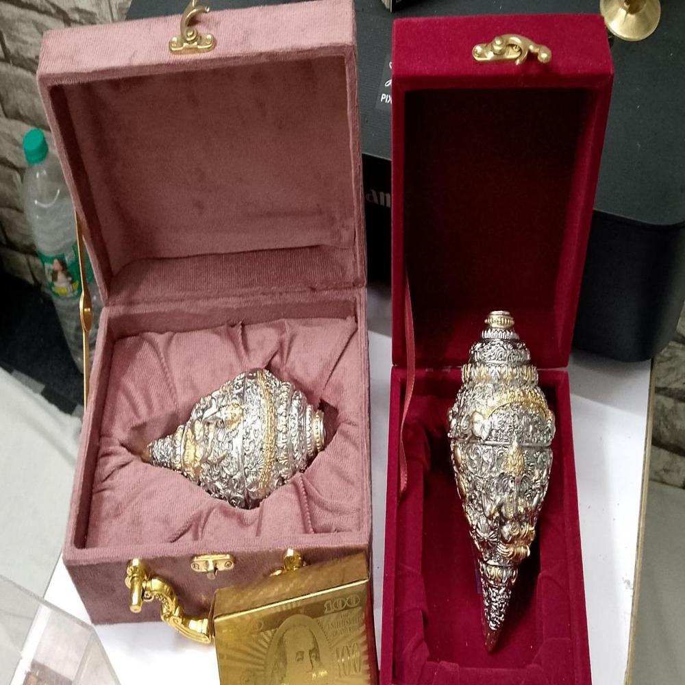 UNIQUE SILVER SHANKH WITH VELVET BOX SMALL SIZE