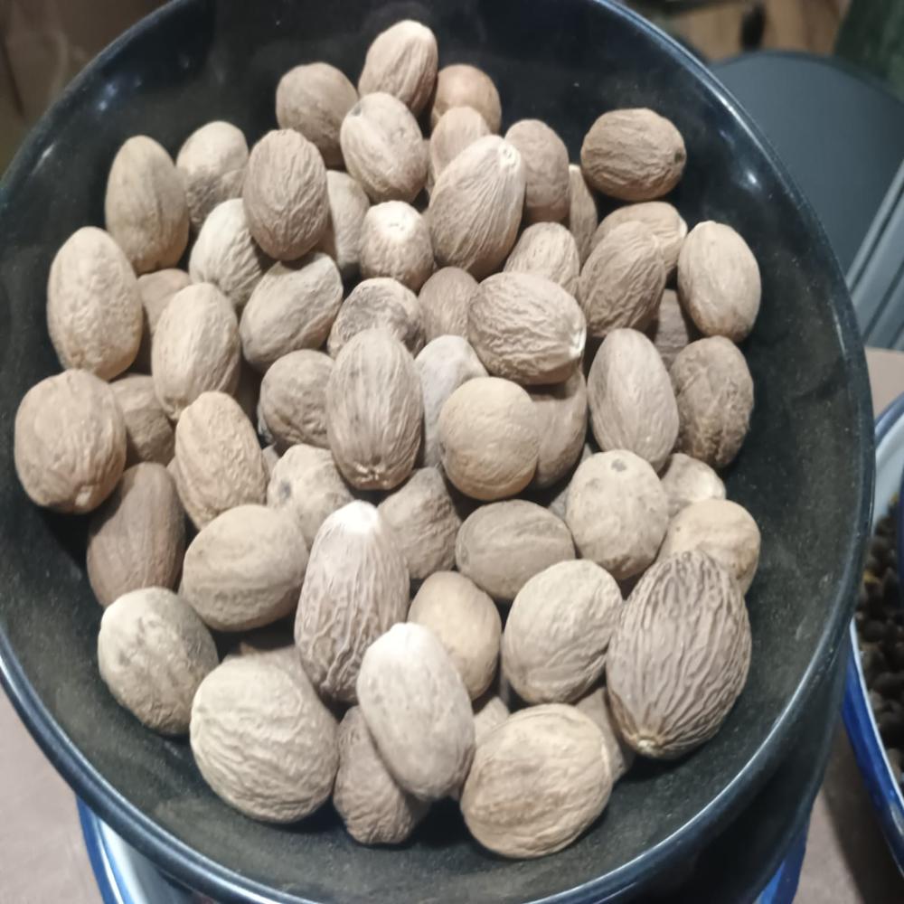 Export-Quality Premium Whole Nutmeg Without Shell (Jaiphal Bold Grading) - Bulk Pack