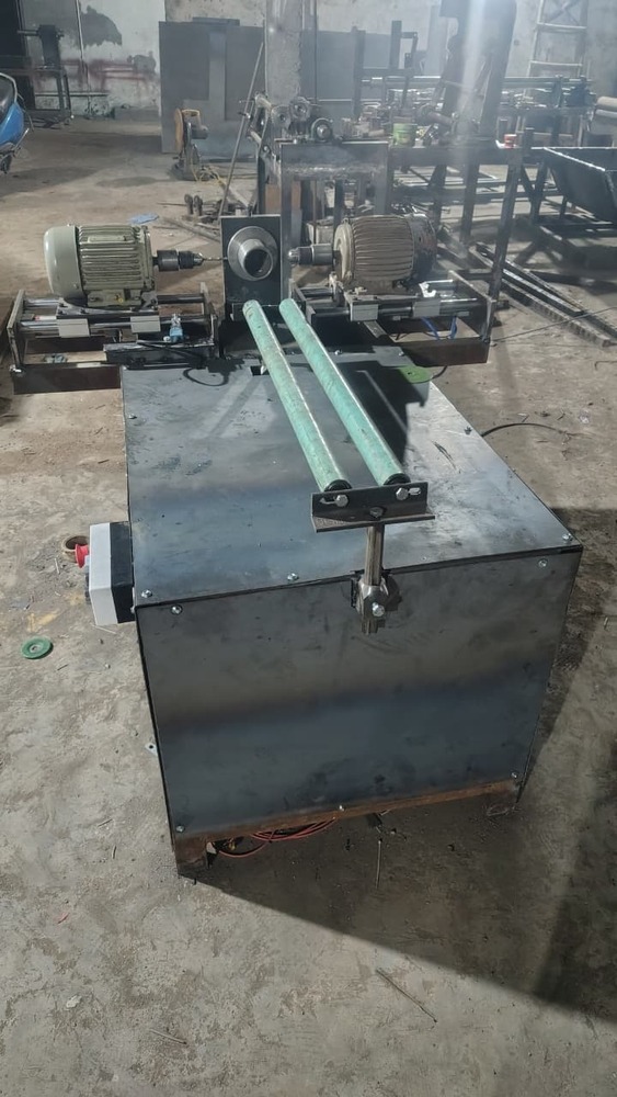 Paper core dealing machine