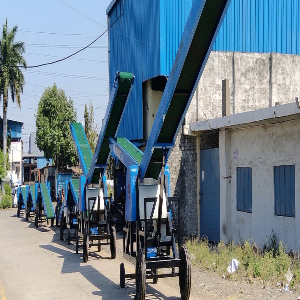 Double arm truck loading and unloading