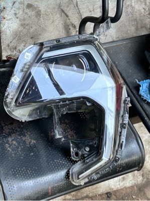 Mahindra 3xo Headlight