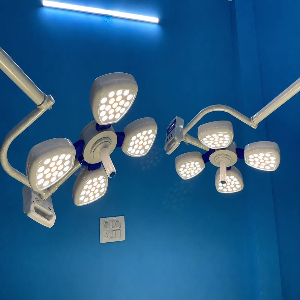 D404 OT Nova LED Light