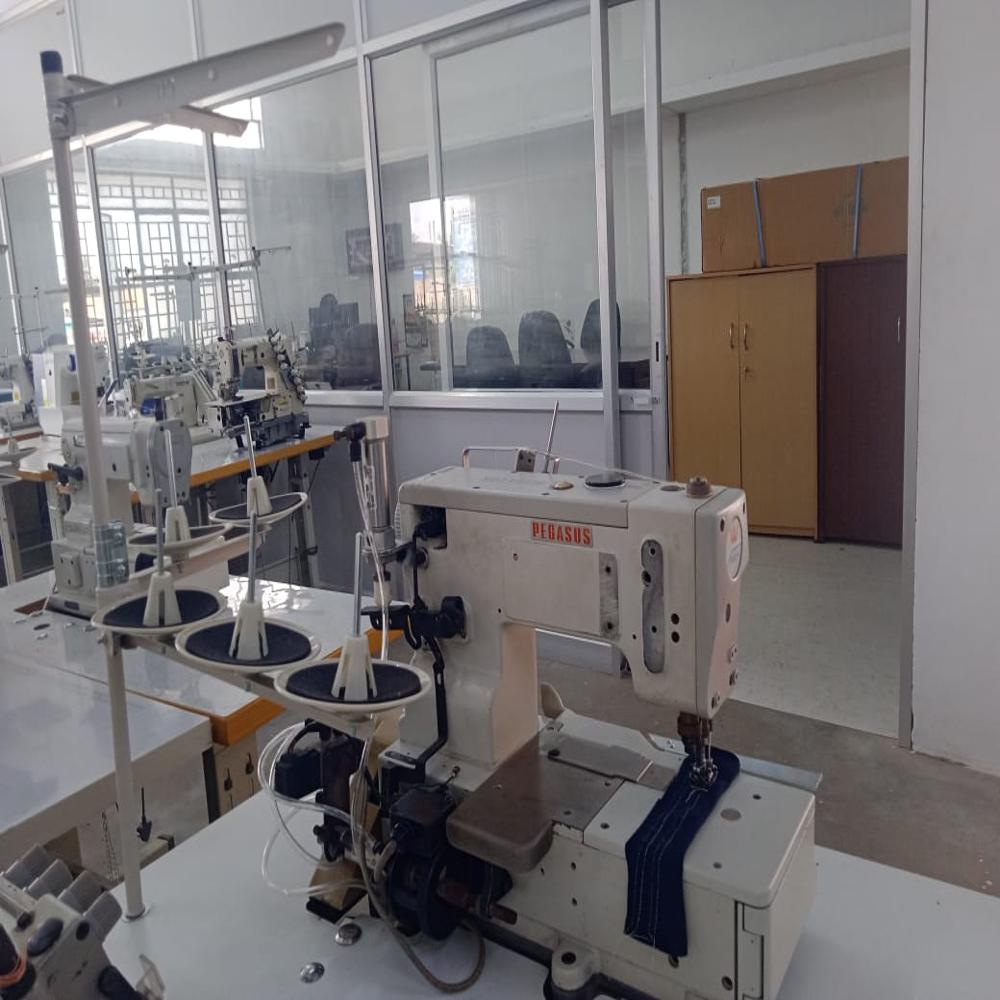 PEGASUS W1500N FLATBED FLATLOCK SEWING  MACHINE