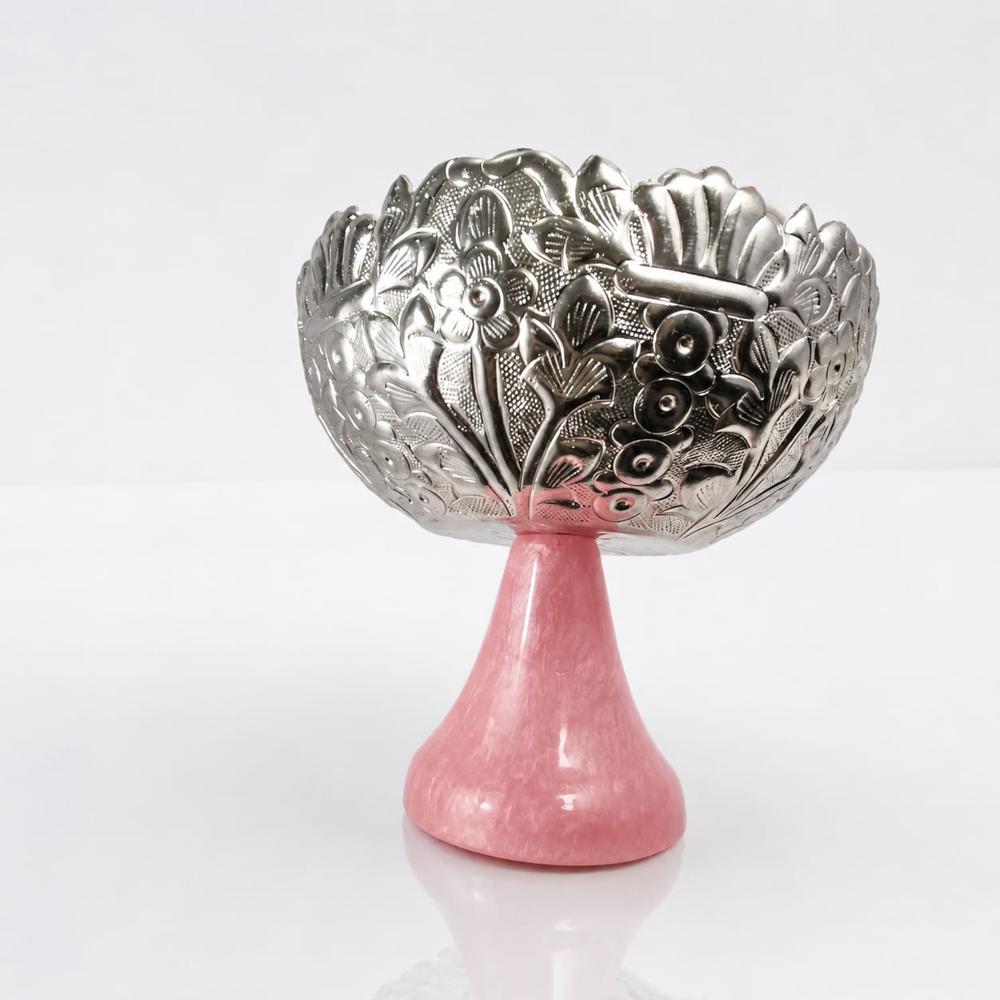 Elegant Silver Finish Fruit Bowl With Rasin Base