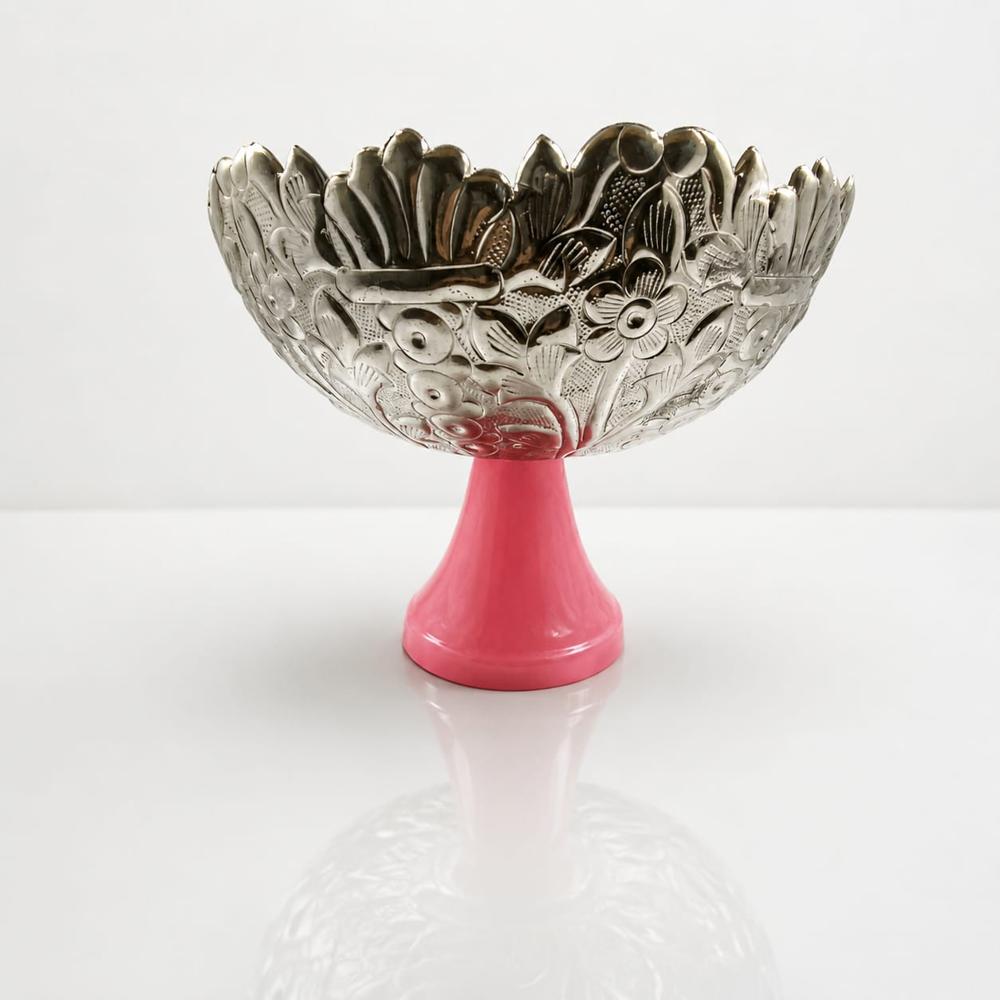 Elegant Silver Finish Fruit Bowl With Rasin Base