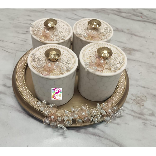 Triangle dry fruit jar set