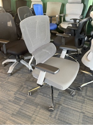 Rev olving net chair