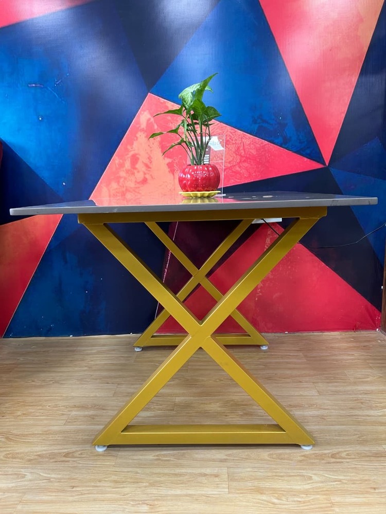 Restaurant and cafe Table