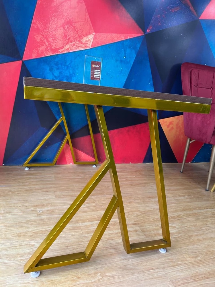 Restaurant and cafe Table