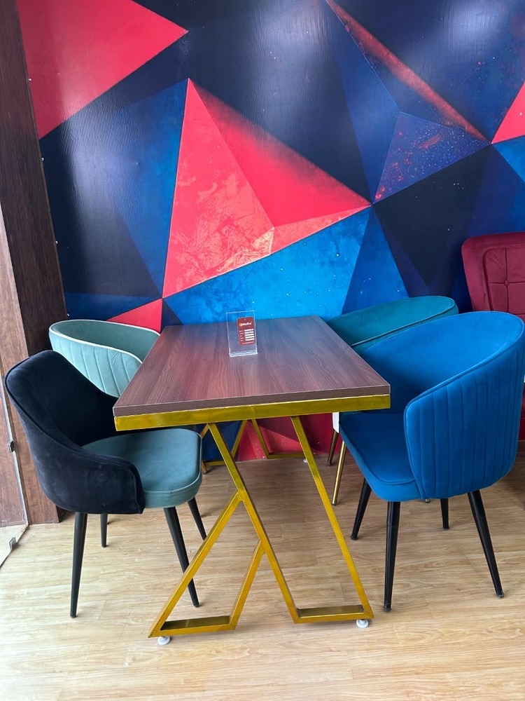 Restaurant and cafe Table