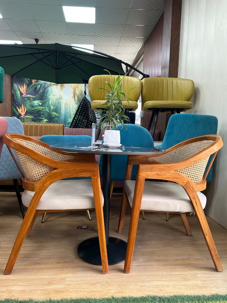 Restaurant and cafe Table