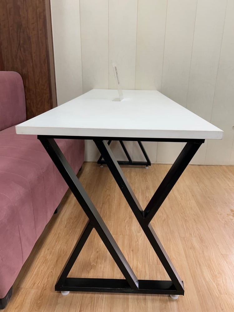 Restaurant and cafe Table