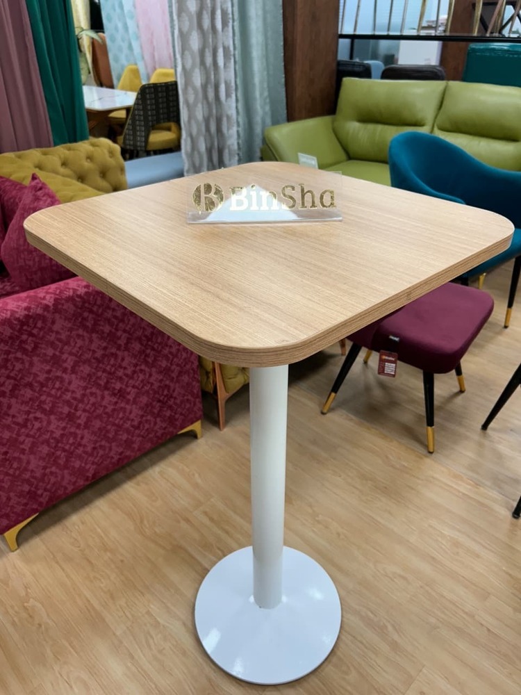 Restaurant And Cafe Table