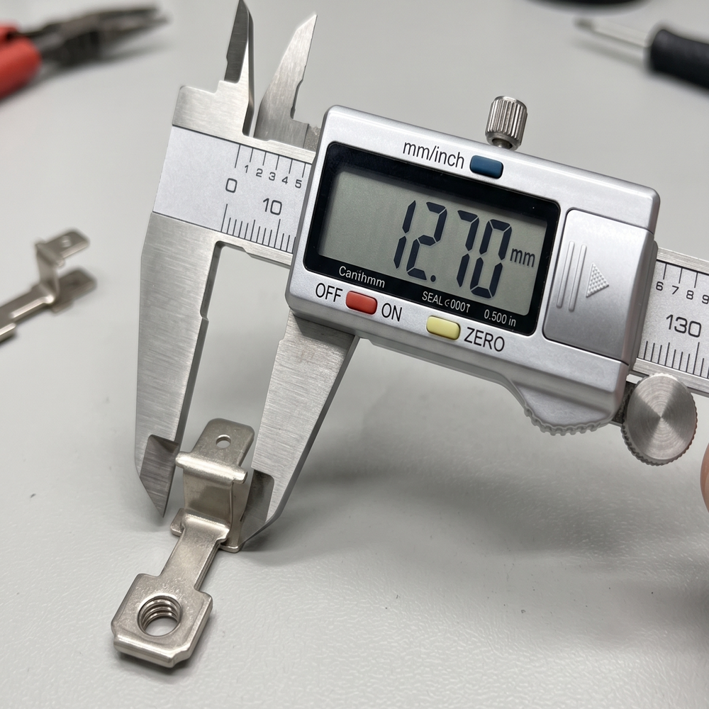 M4 Dual Male Spade Terminal 