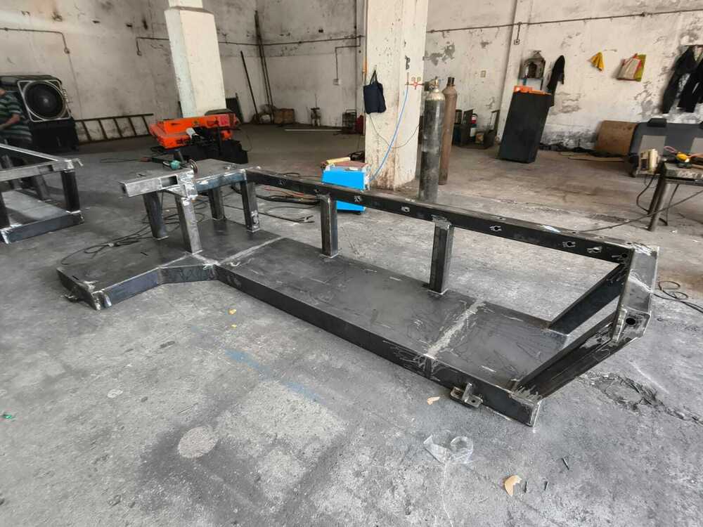 Plastic reprocessing machine base structure