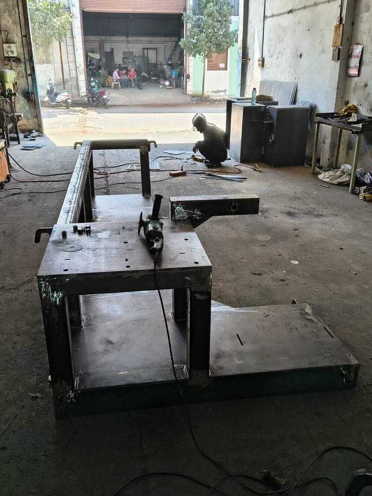 Plastic reprocessing machine base structure