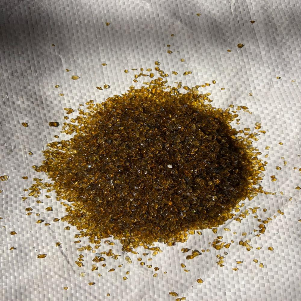 Crushed Amber Glass Chips Cullet for Decorative Surface and Landscaping and Terrazzo in Bulk