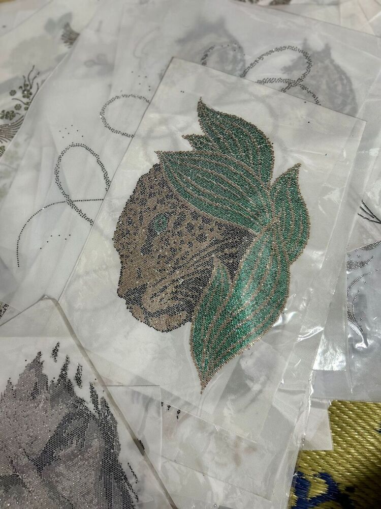 Leopard Face Rhinestone Hotfix Sticker Silver And Green Iron-On Transfer for T-Shirts And Apparel
