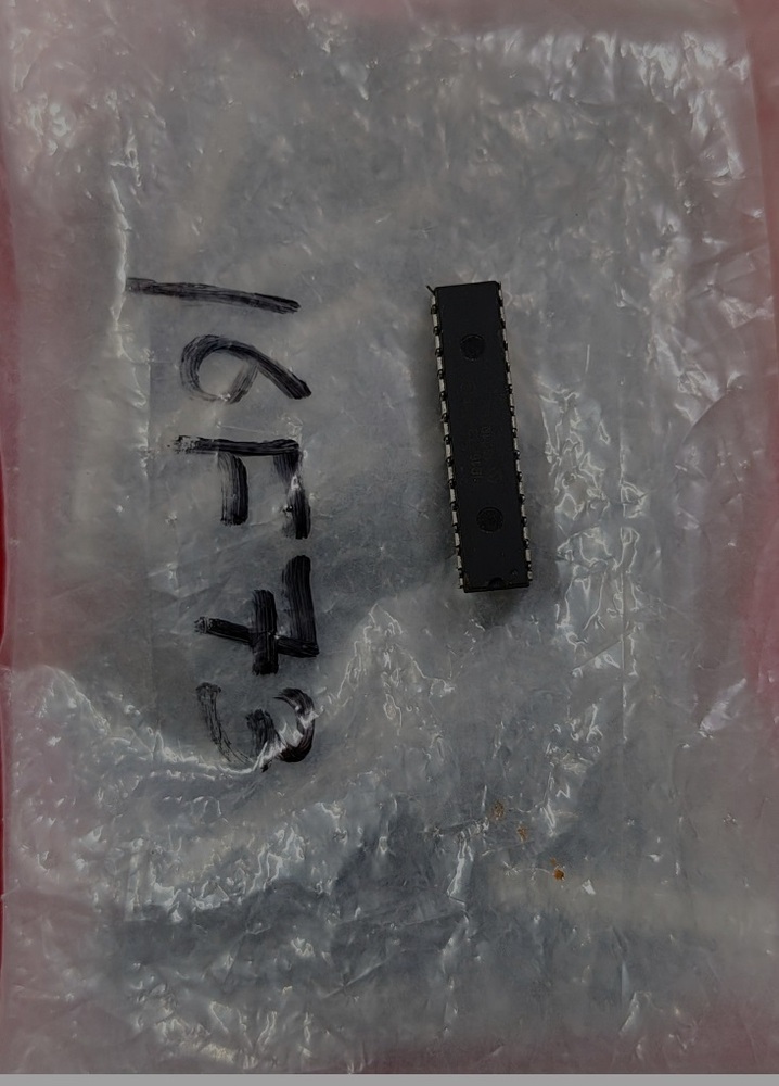 PIC16F72 8-Bit Microcontroller
