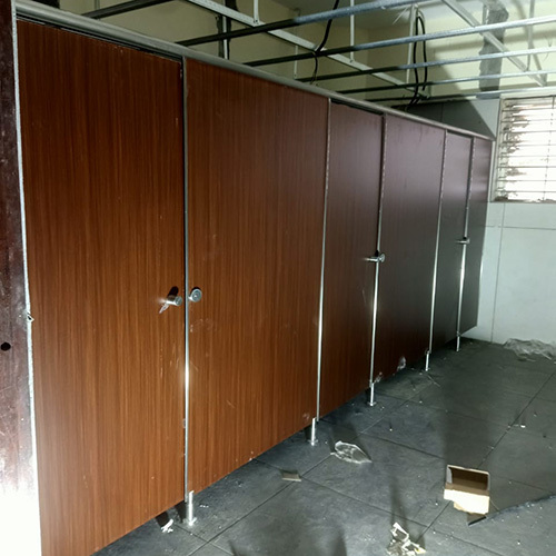 Leo SS  Toilet Partitions